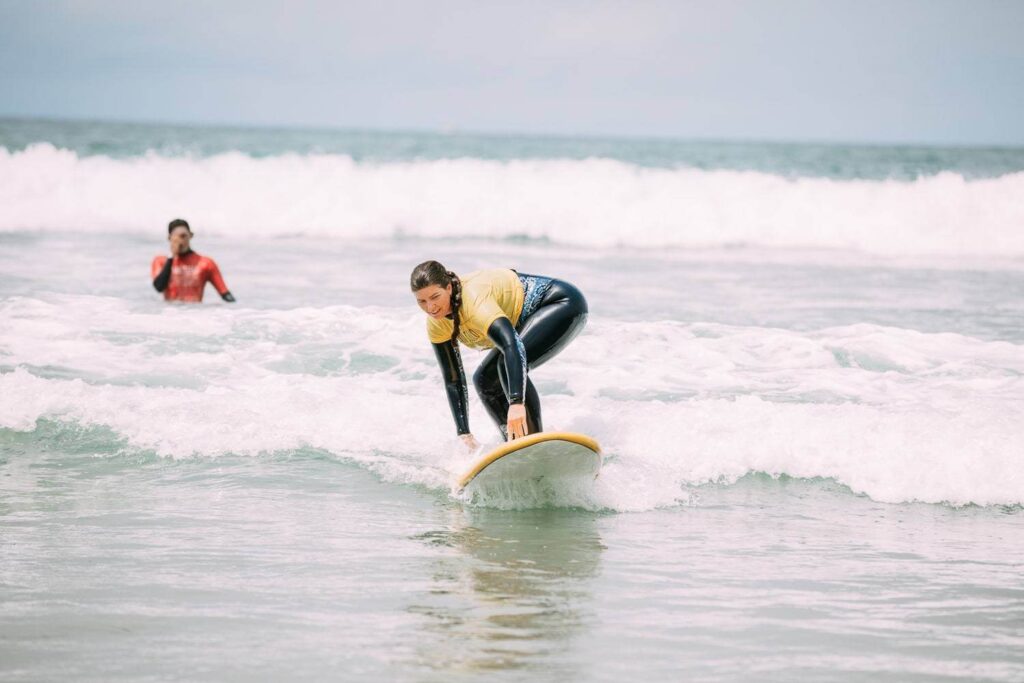 What is a Surf Lesson, and How Does It Work? 5 Min TO Read - Games zonne